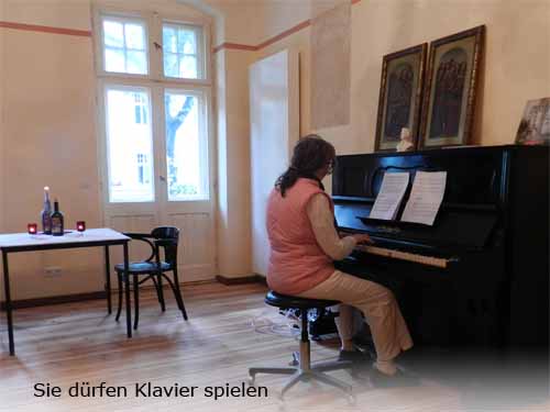 Altes Klavier, Foto: Harald Schwarz